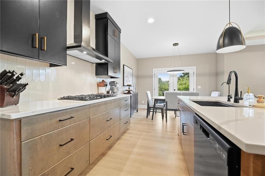 202 E Maple Street — photo 25