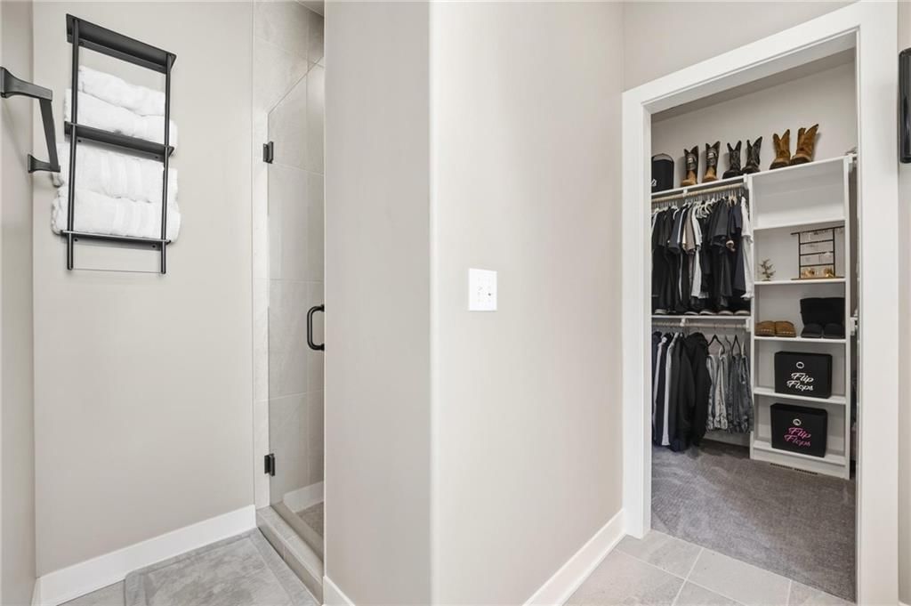 202 E Maple Street — photo 37