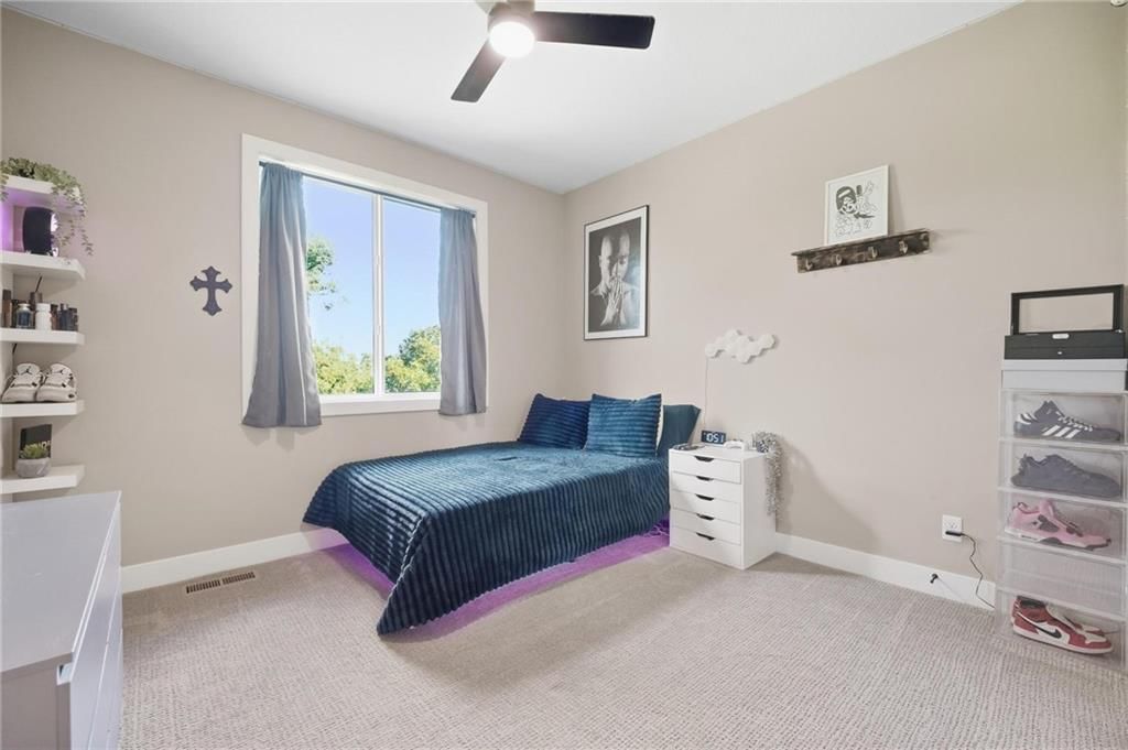 202 E Maple Street — photo 40