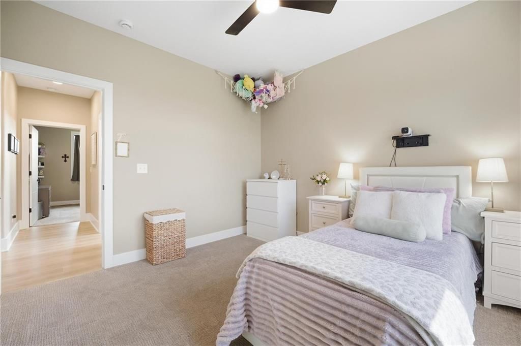 202 E Maple Street — photo 43