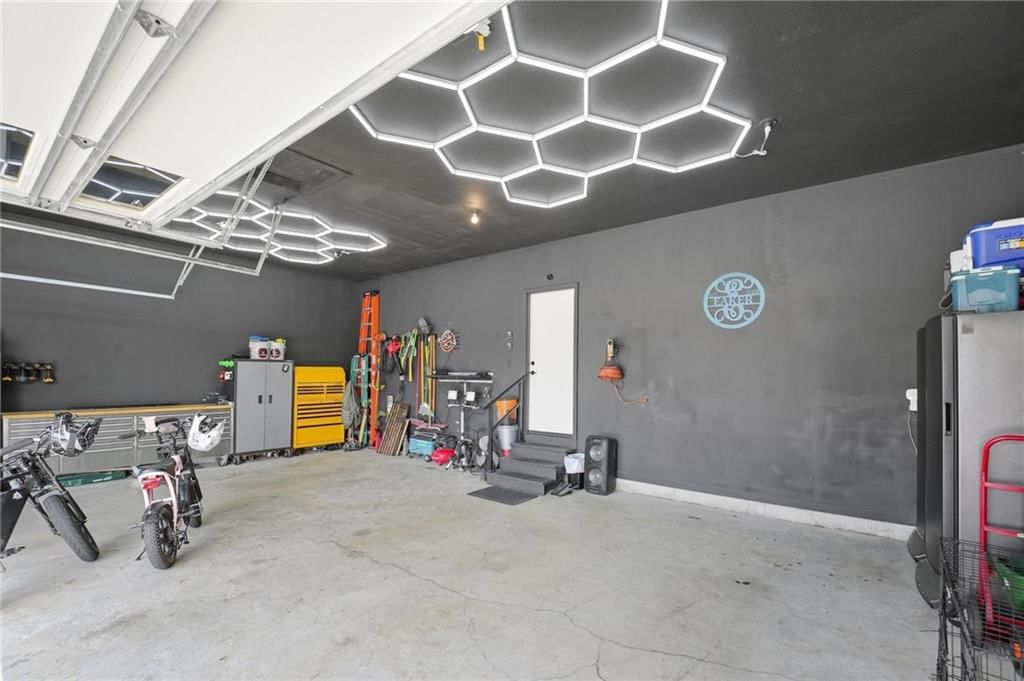 202 E Maple Street — photo 44