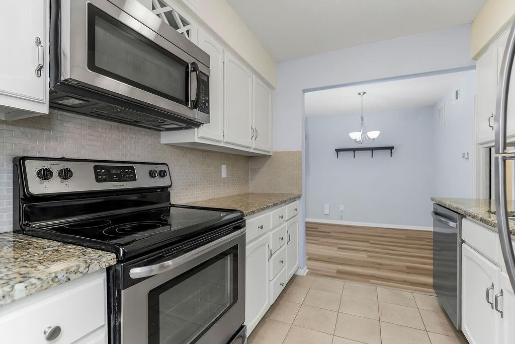10106 W 96th-#C Terrace — photo 6