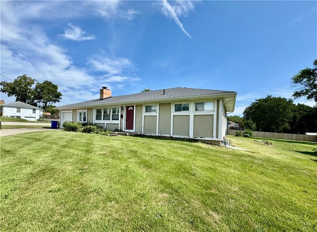 5821 Rosehill Road, Shawnee, KS