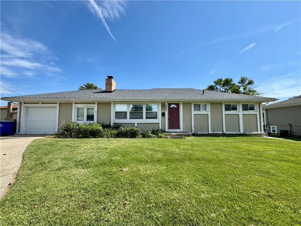 5821 Rosehill Road, Shawnee, KS: listing photo 2