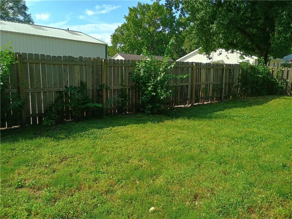 204 S 2nd Street — photo 3