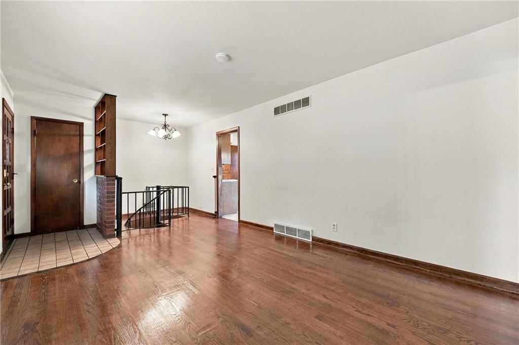 4814 Arlington Avenue — photo 9