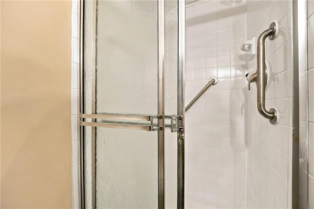 4814 Arlington Avenue — photo 31