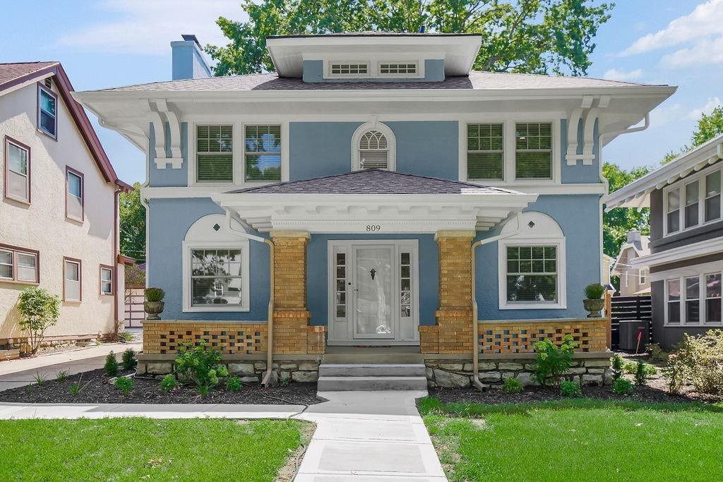 809 W Gregory Boulevard, Kansas City, MO