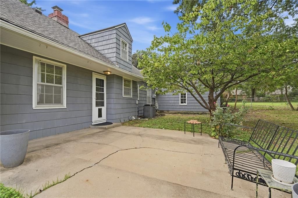 2808 W 51st Terrace — photo 8