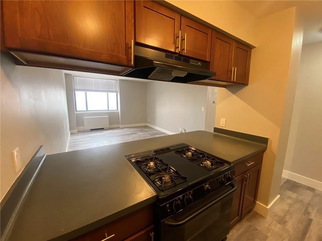 600 E 8th Street — photo 12