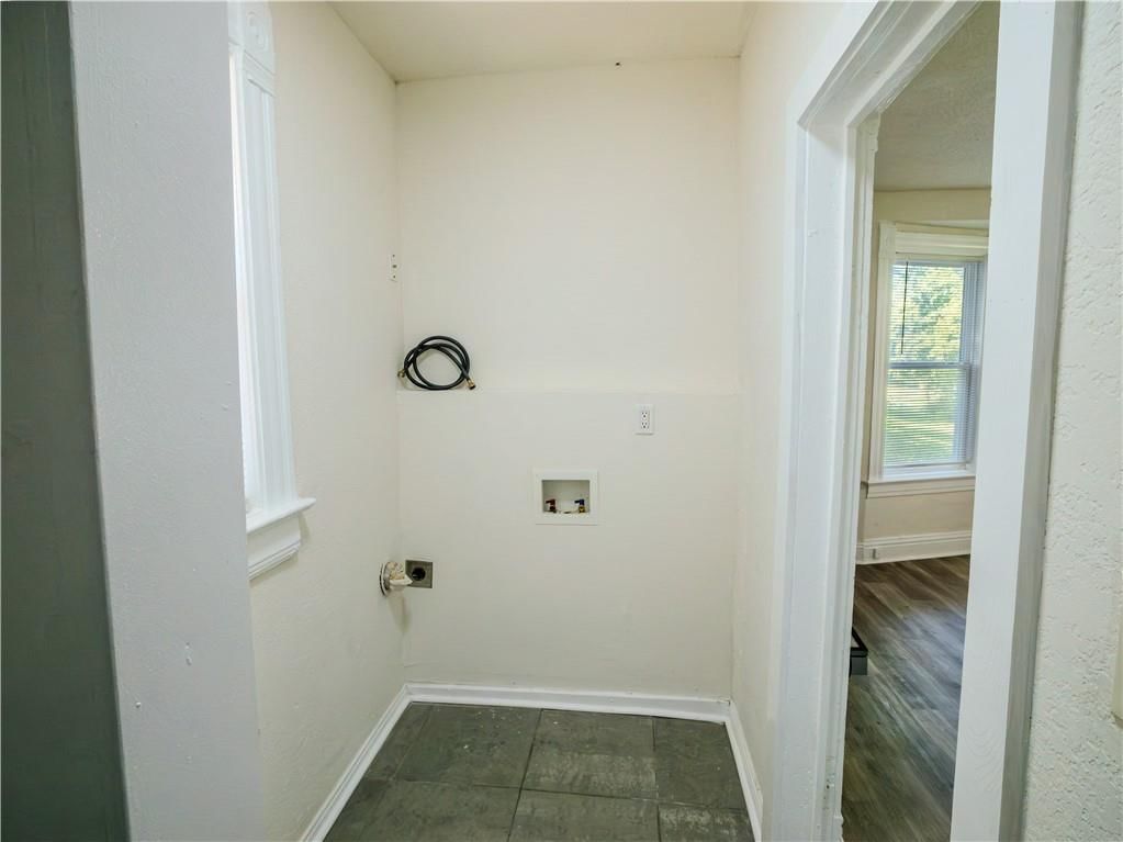 2011 MONTGALL Avenue — photo 8