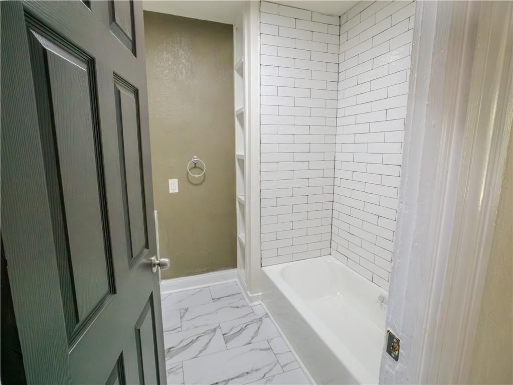 2011 MONTGALL Avenue — photo 15