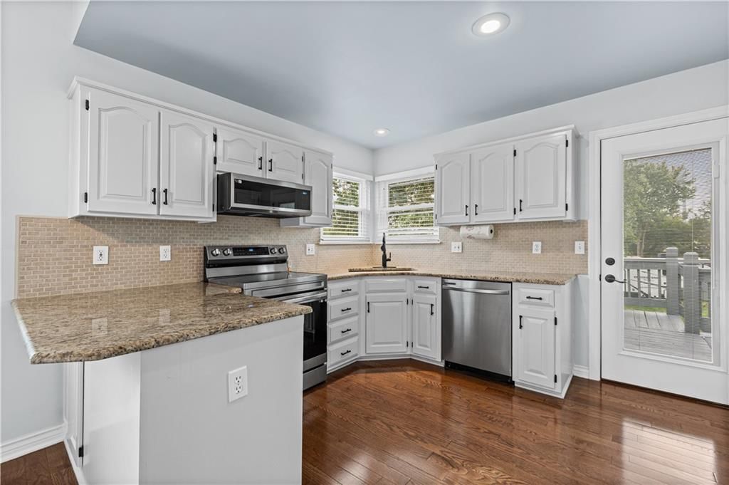 21415 W 52nd Street — photo 10