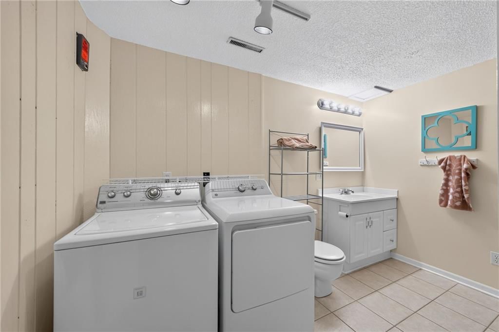 15007 Northern Hills Drive — photo 31