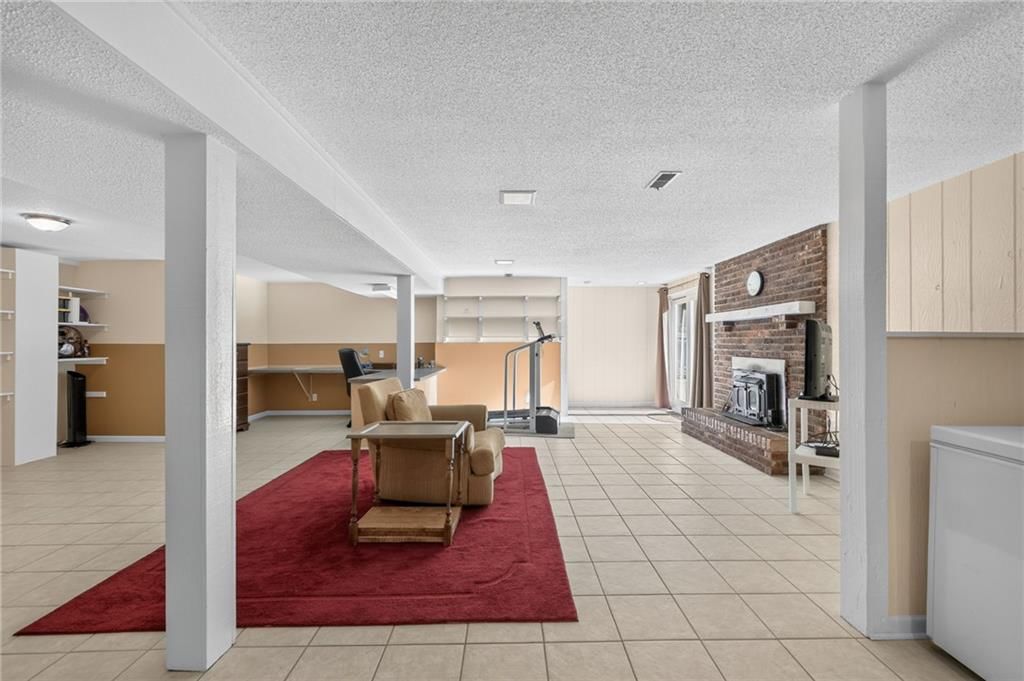 15007 Northern Hills Drive — photo 33