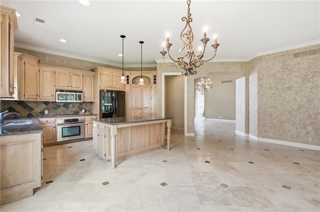 15212 Fontana Street — photo 9