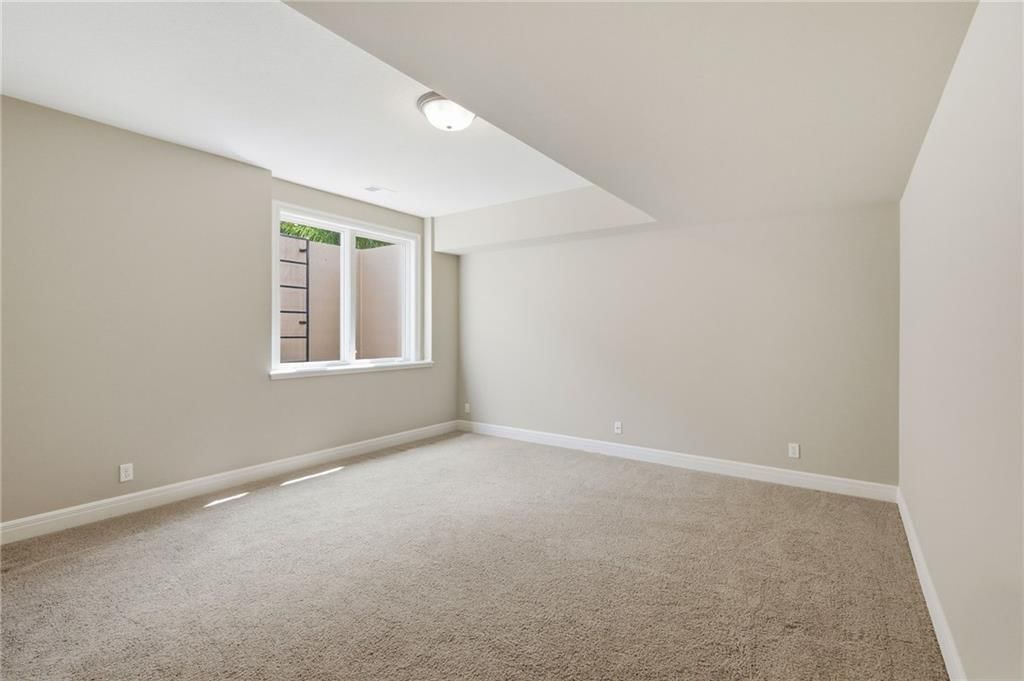 15212 Fontana Street — photo 39