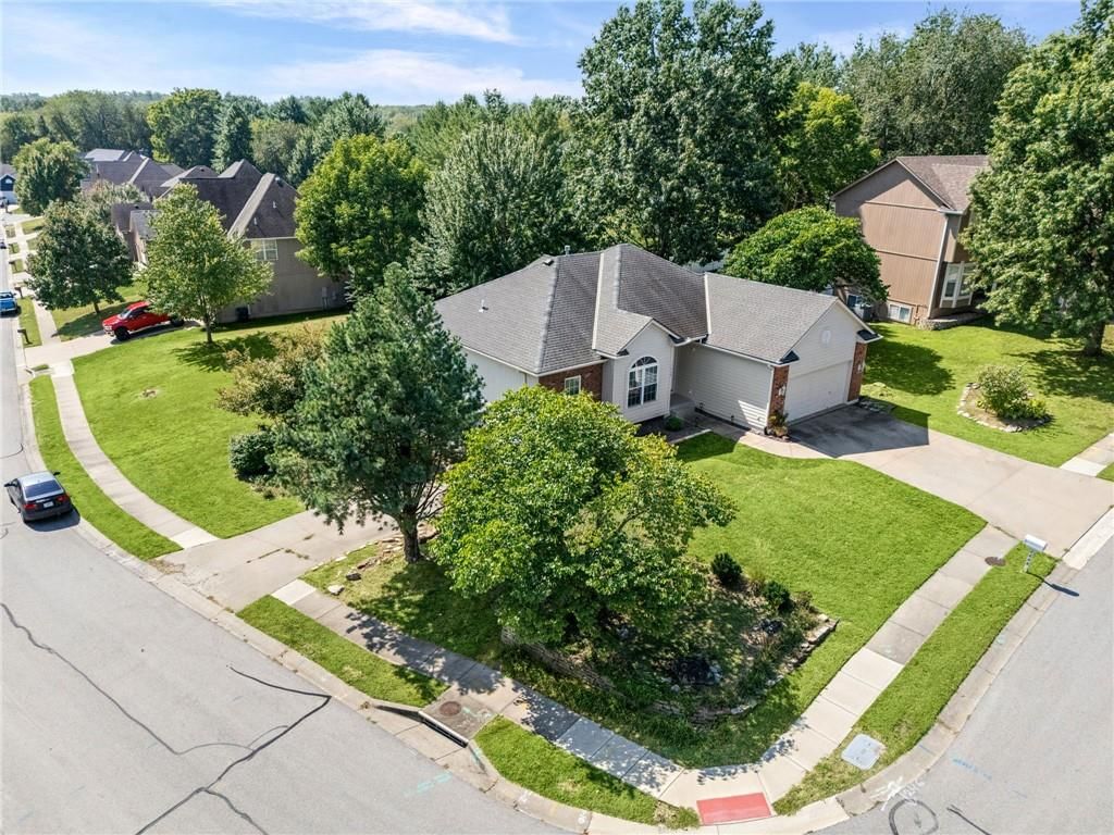 1608 NE Craigievar Court — photo 39