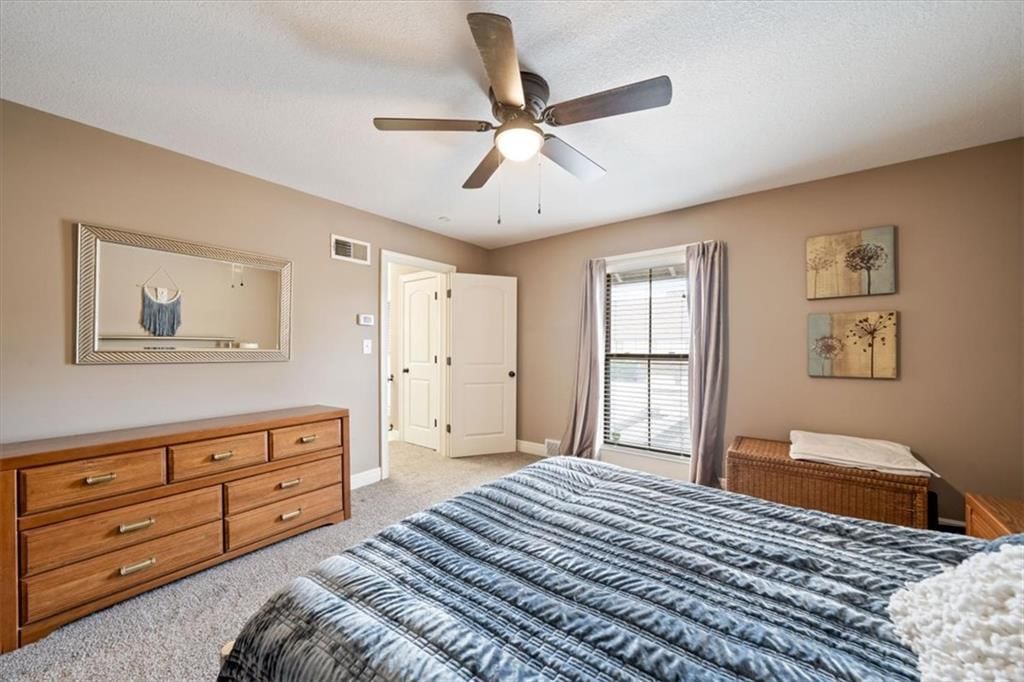 10242 Foster Street — photo 12