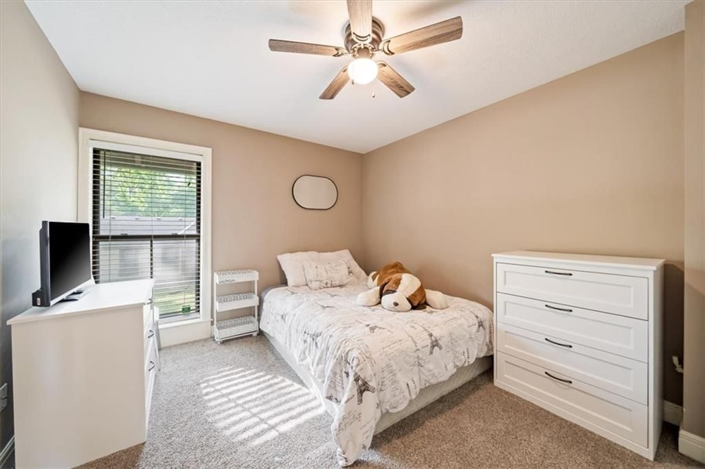10242 Foster Street — photo 15