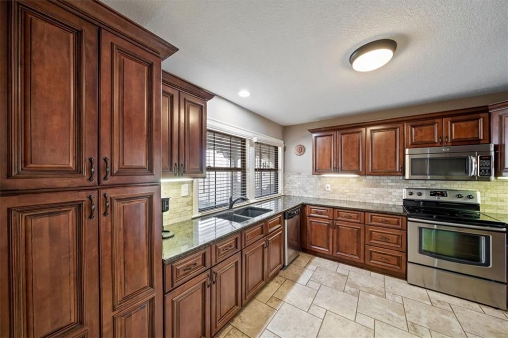 10242 Foster Street — photo 19