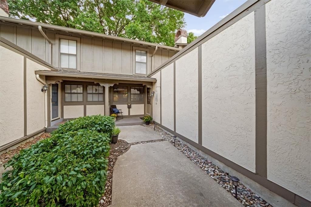 10242 Foster Street — photo 27