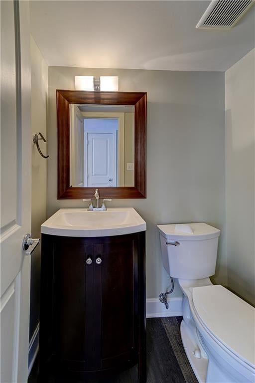 431 W 10th Street — photo 7