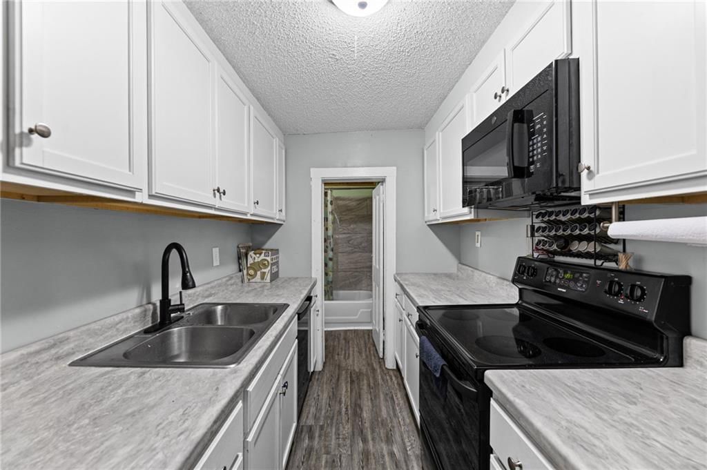 731 S Locust Street — photo 5