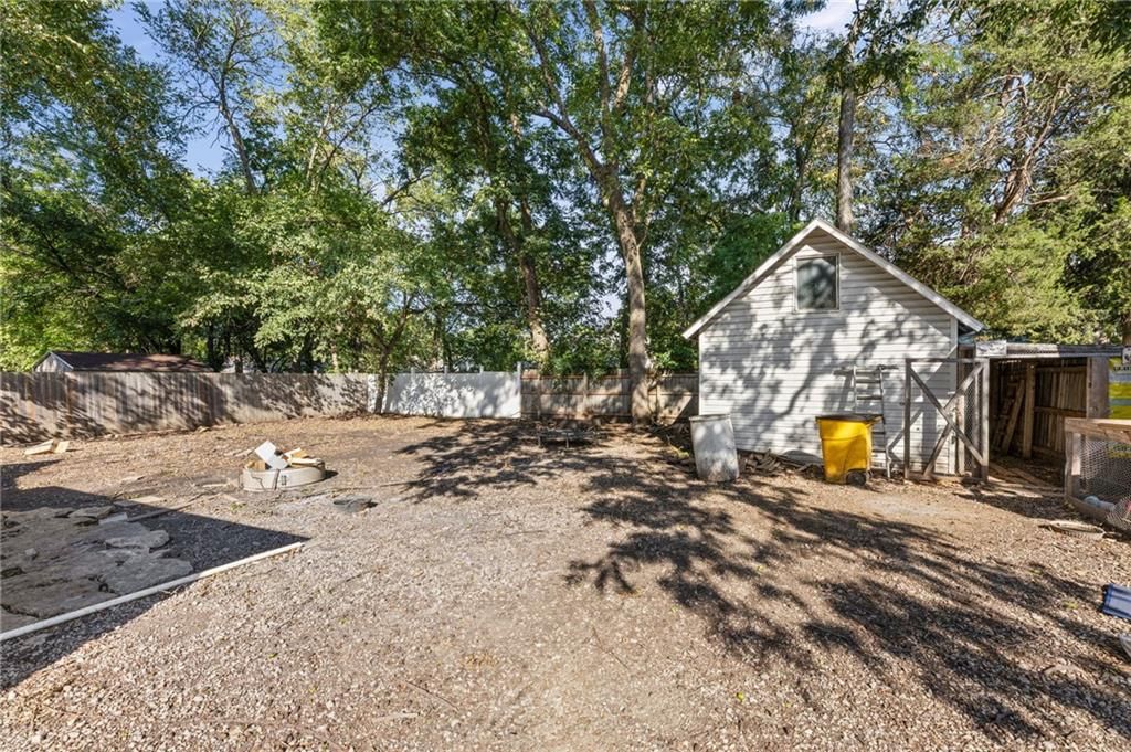 731 S Locust Street — photo 10
