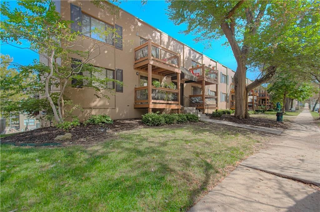 4529 Holly Street — photo 2