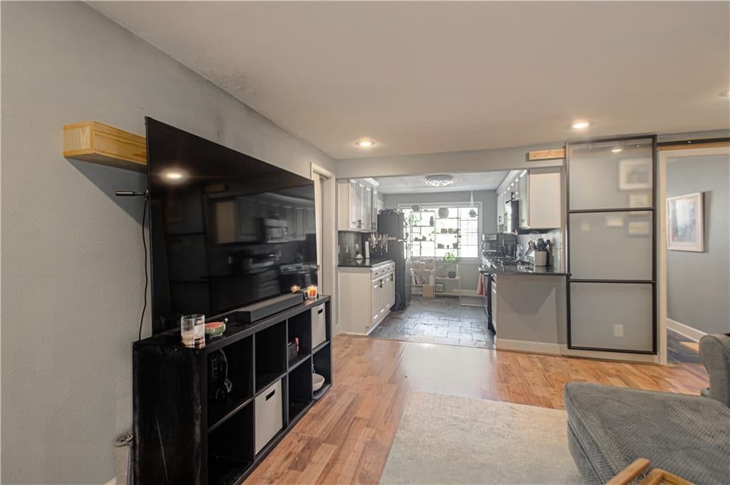 4529 Holly Street — photo 9