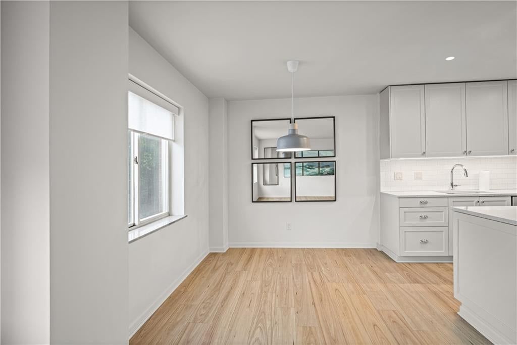 4550 Warwick Boulevard — photo 4