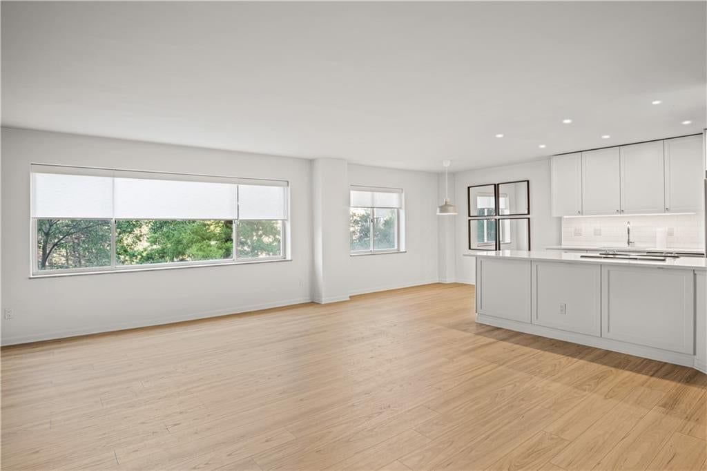 4550 Warwick Boulevard — photo 5
