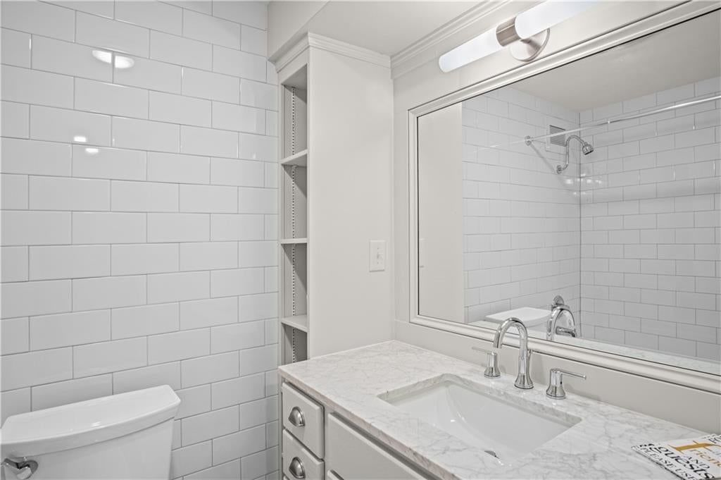 4550 Warwick Boulevard — photo 11