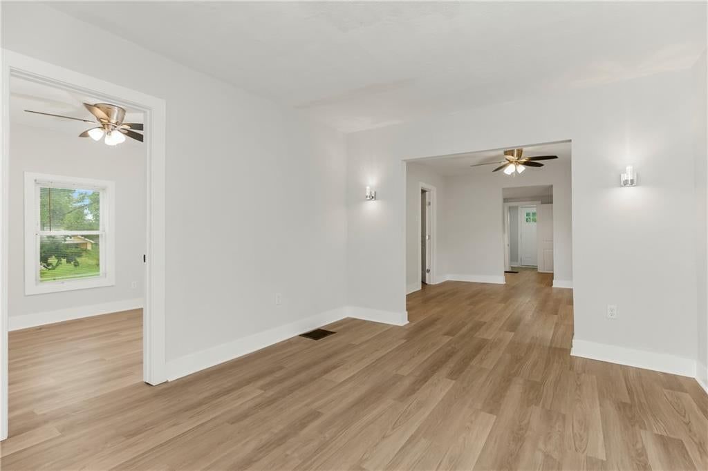3911 Myrtle Avenue — photo 3