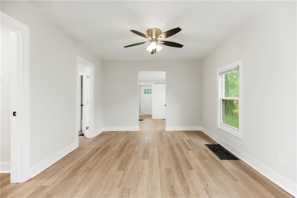 3911 Myrtle Avenue — photo 12
