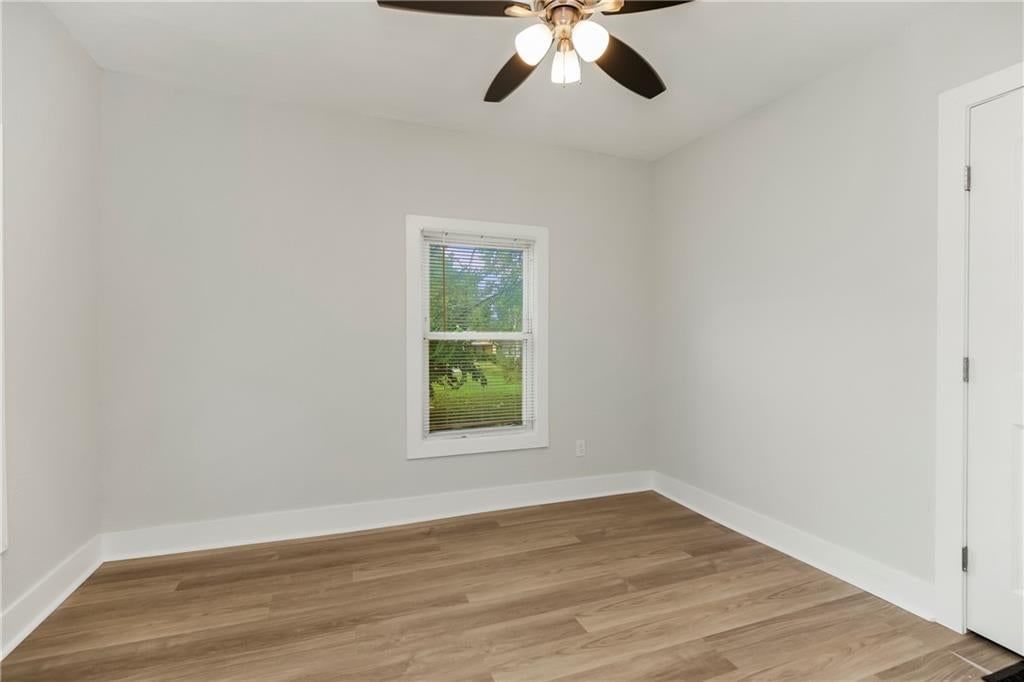3911 Myrtle Avenue — photo 14