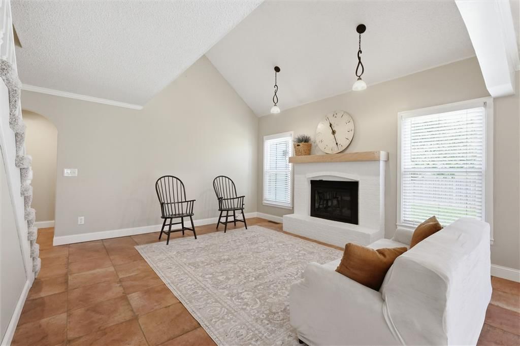 528 NE Bordner Drive — photo 5