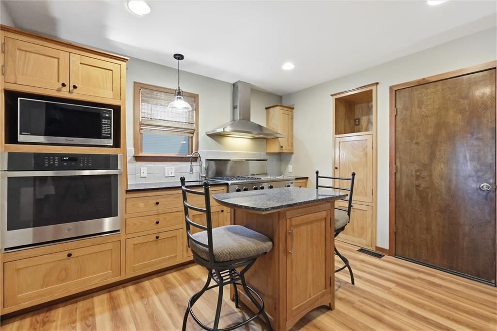 528 NE Bordner Drive — photo 8