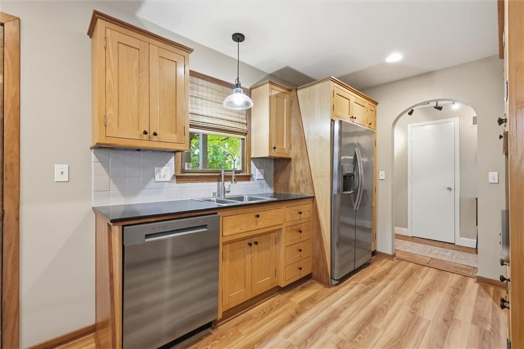 528 NE Bordner Drive — photo 10