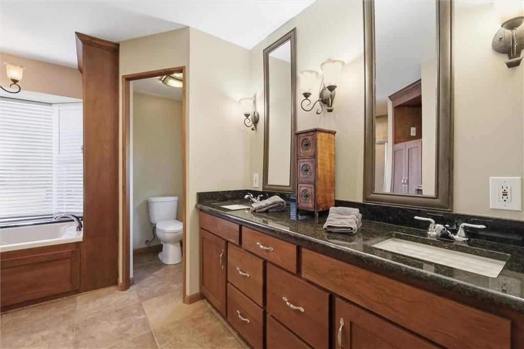 528 NE Bordner Drive — photo 18