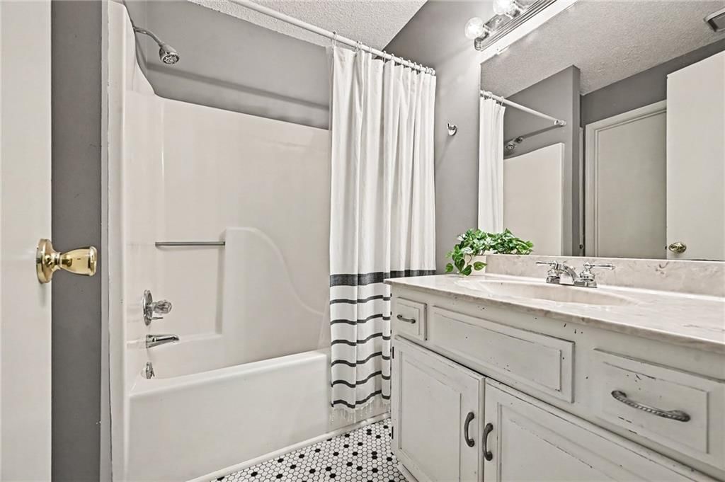 11225 N Tracy Avenue — photo 15