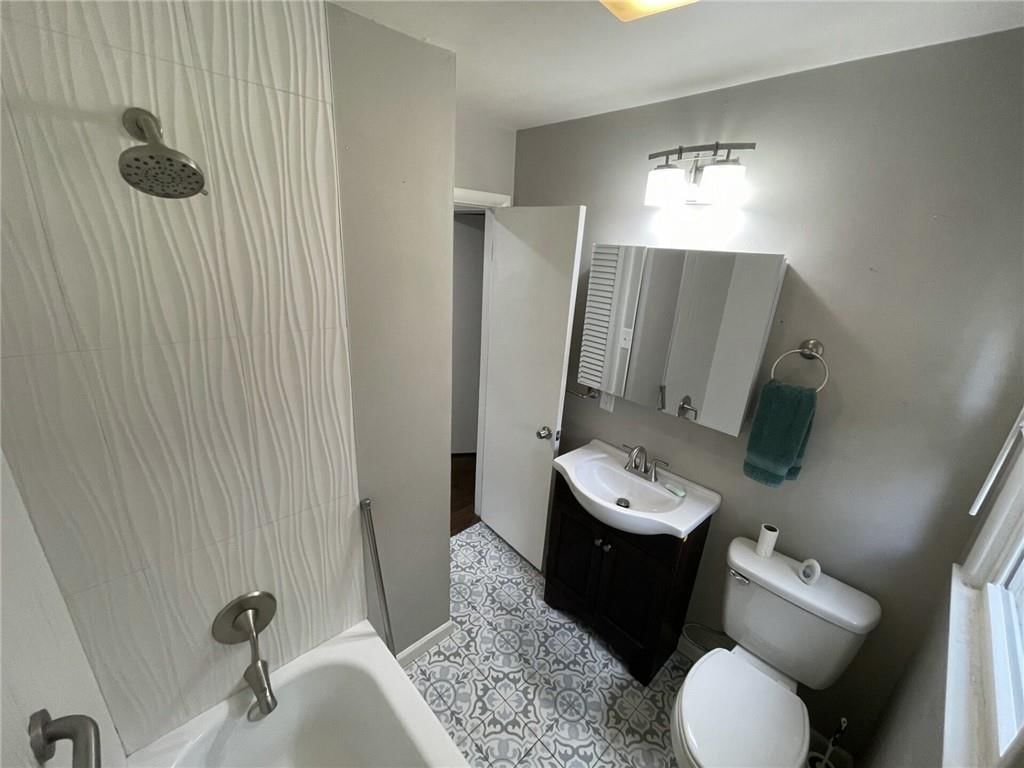 506 E 91st Terrace — photo 3