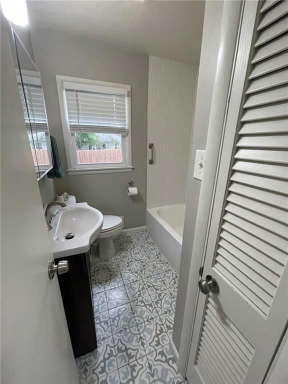 506 E 91st Terrace — photo 14