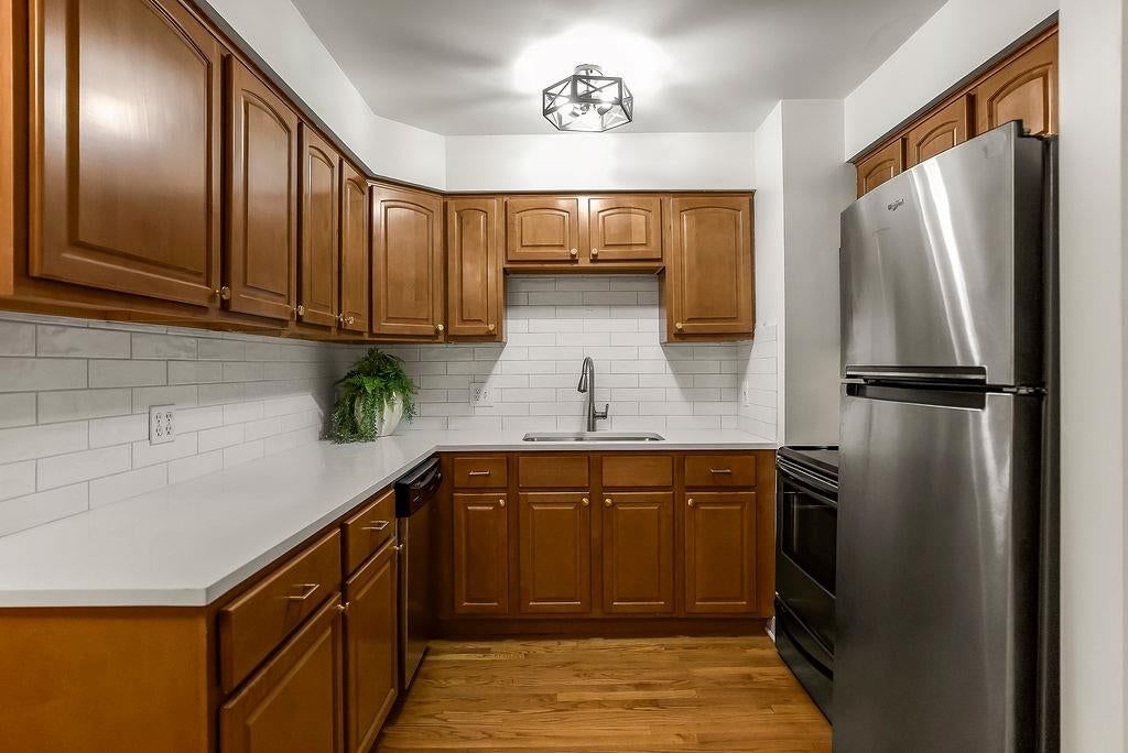 4948 Walnut Street — photo 10