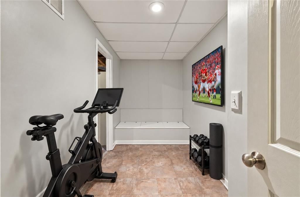 10108 N Willow Avenue — photo 40