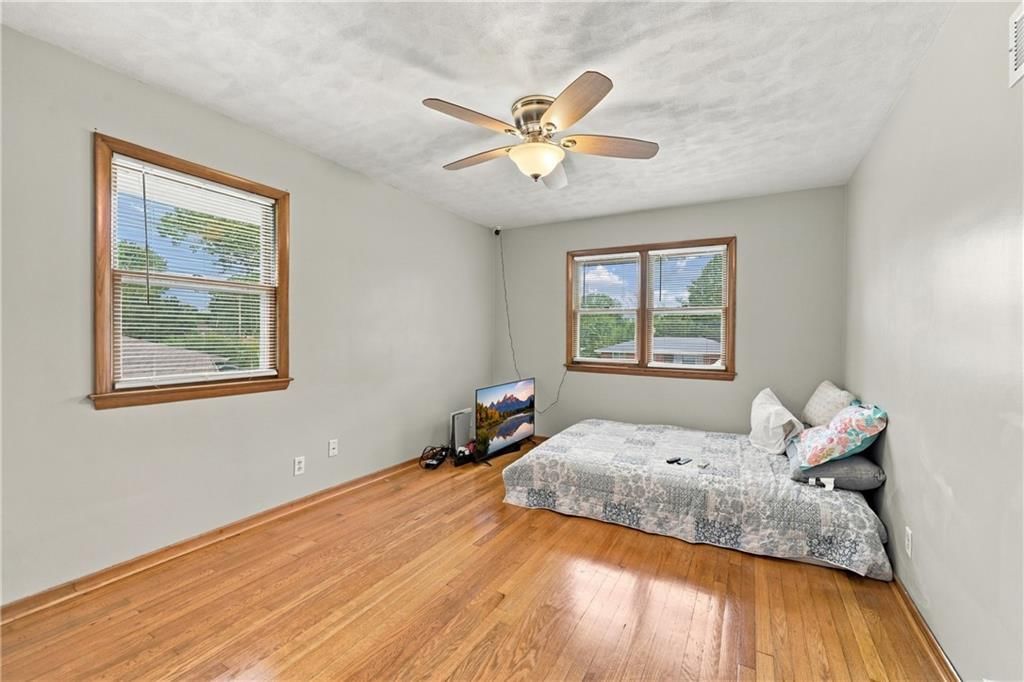 10407 E 30th Terrace — photo 11