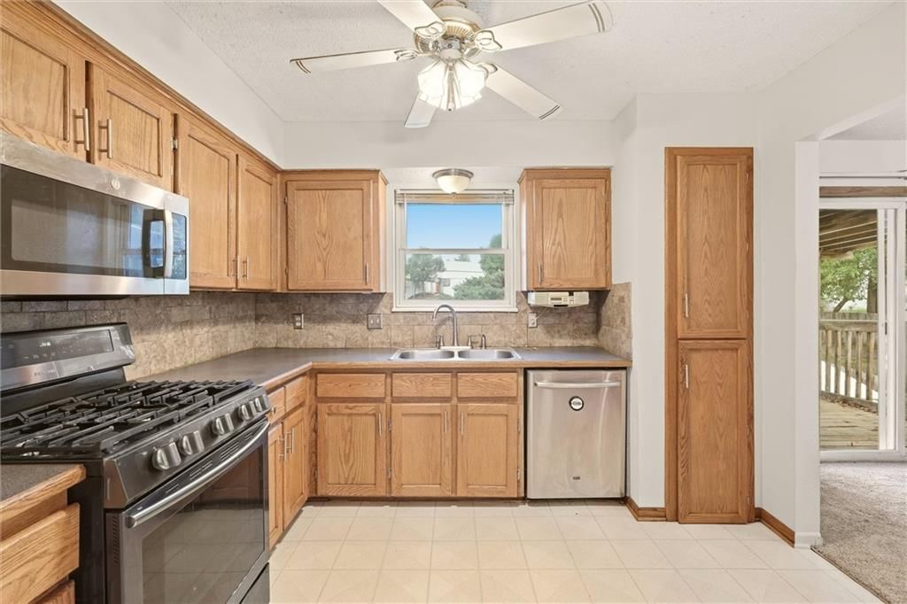 16612 W 125th Street — photo 16