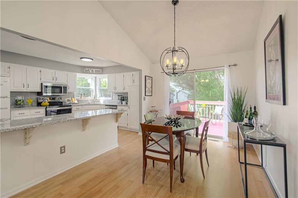 18412 W 163RD Street — photo 3