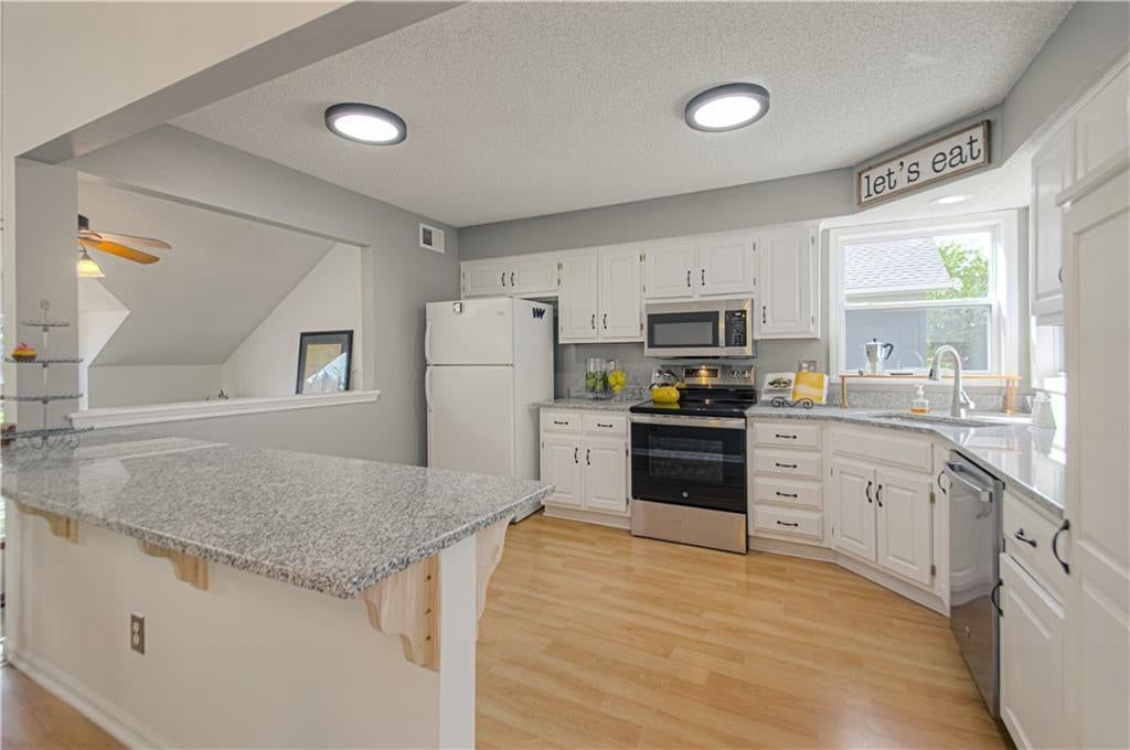 18412 W 163RD Street — photo 10